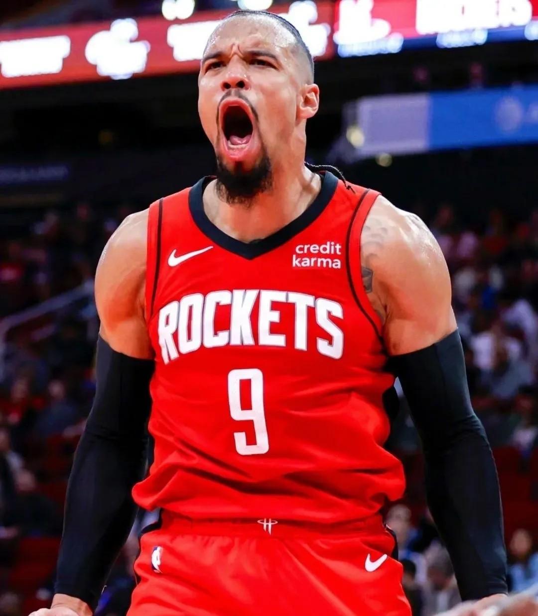 包含某NBA教练：我们防守杰伦-格林时很困难，他肯定能搭档布克的词条