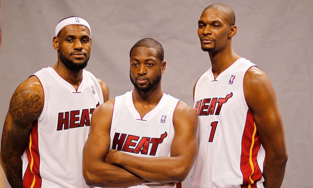 nba联盟巅峰抱团的鼻祖是谁？是詹姆斯吗？(nba抱团历史)